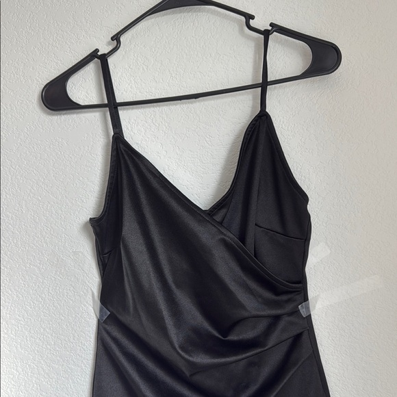 Elegant Black Draped Dress IRIS - Picture 3 of 10